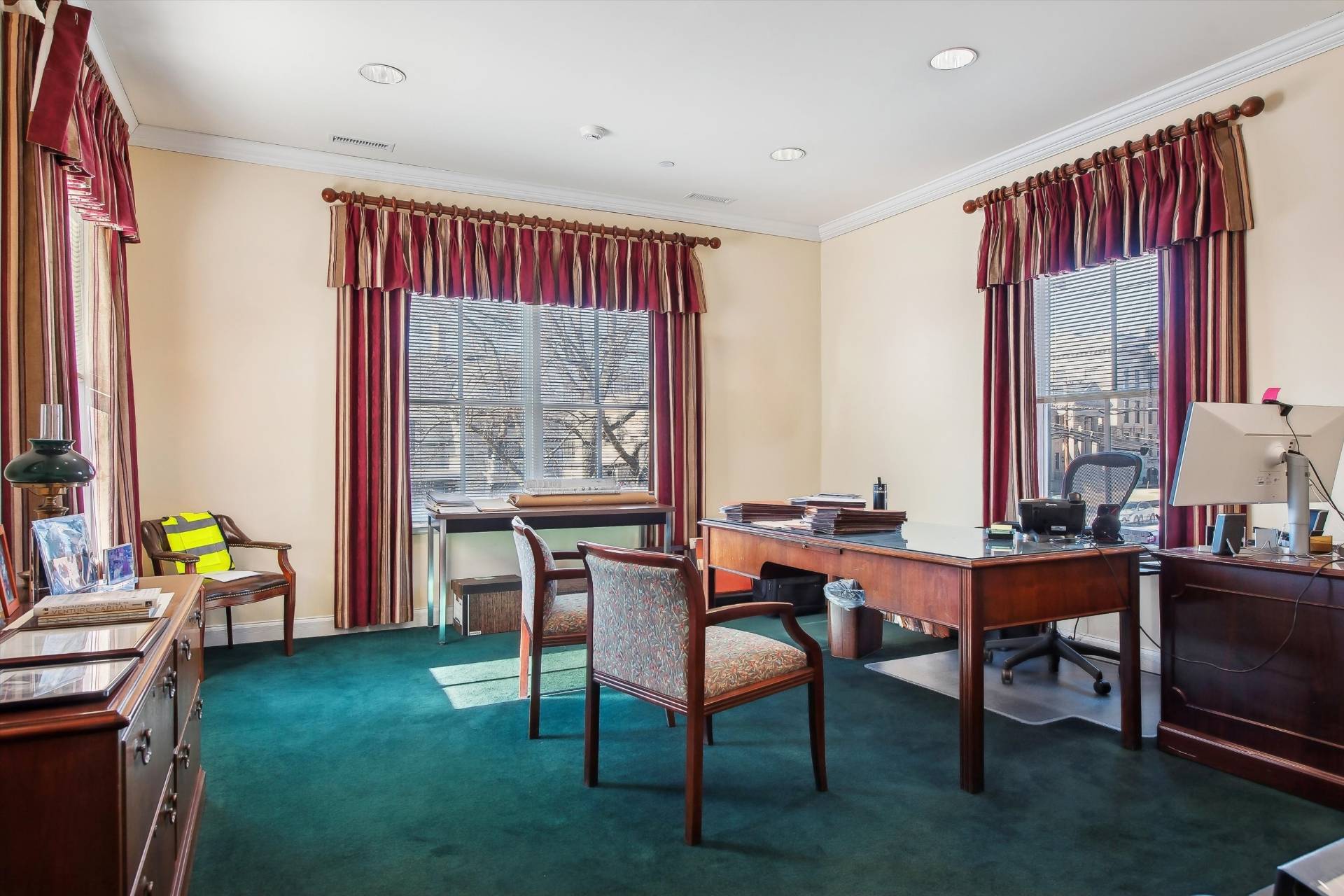 #11 photo, 33 W 2nd St, サフォーク郡 Riverhead , NY 11901