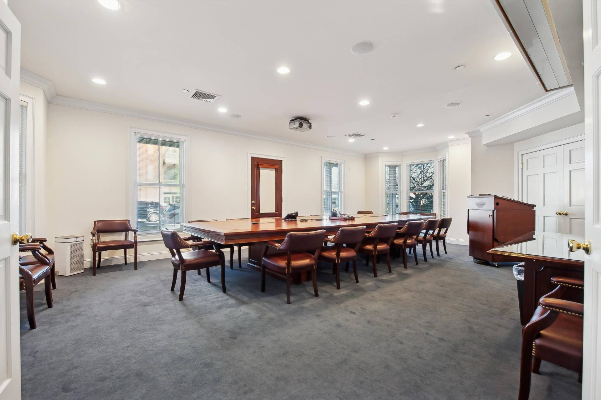 #5 photo, 33 W 2nd St, サフォーク郡 Riverhead , NY 11901