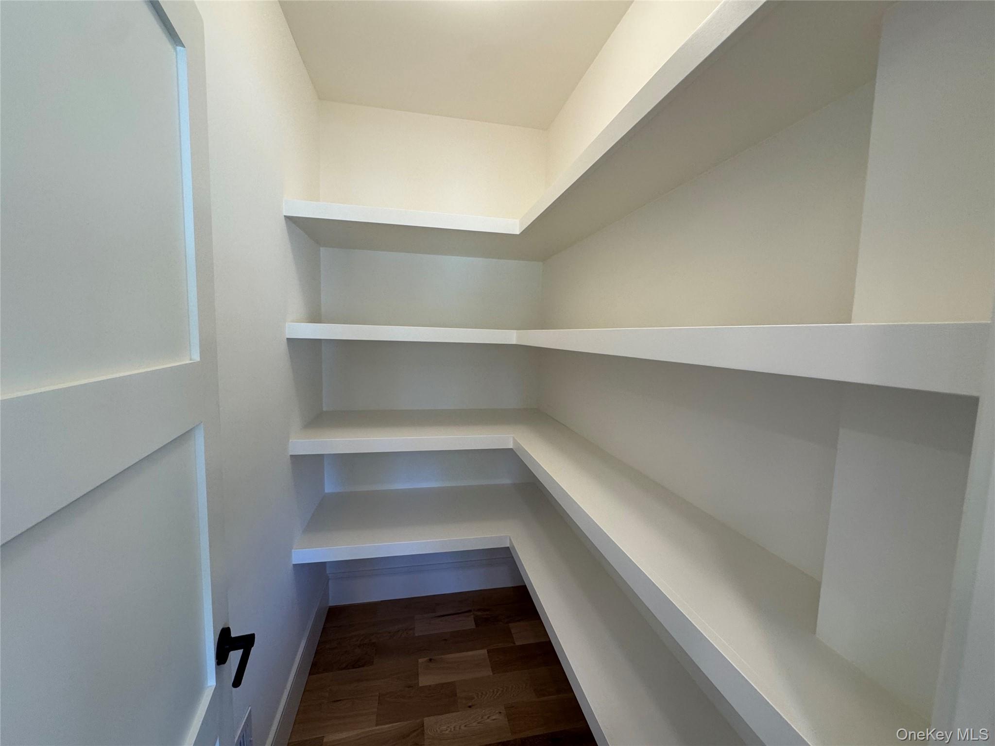 #13 photo, 2045 Willow Drive, サフォーク郡 East Marion , NY 11939