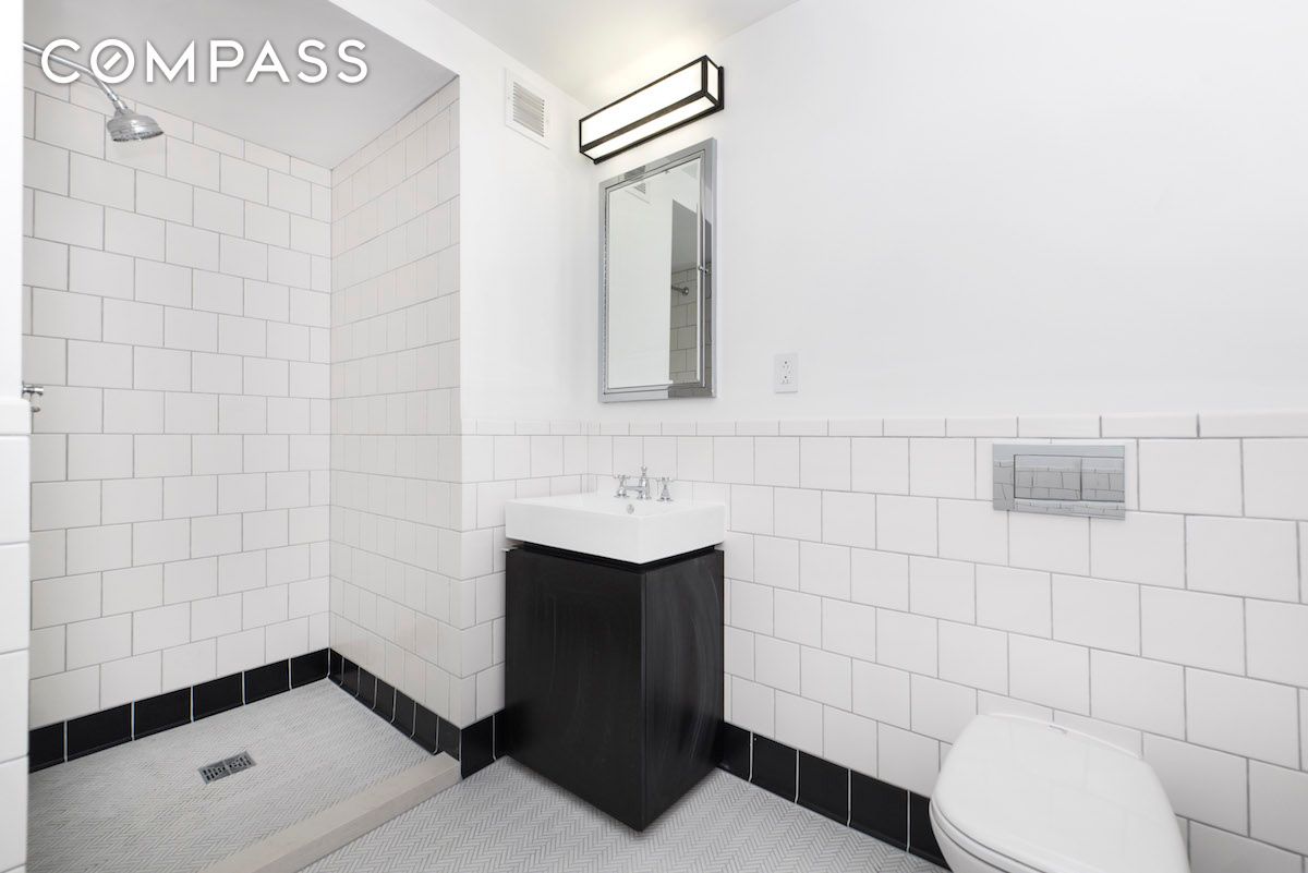 #9 photo, 275 South Street, マンハッタン Lower East Side , NY 10002