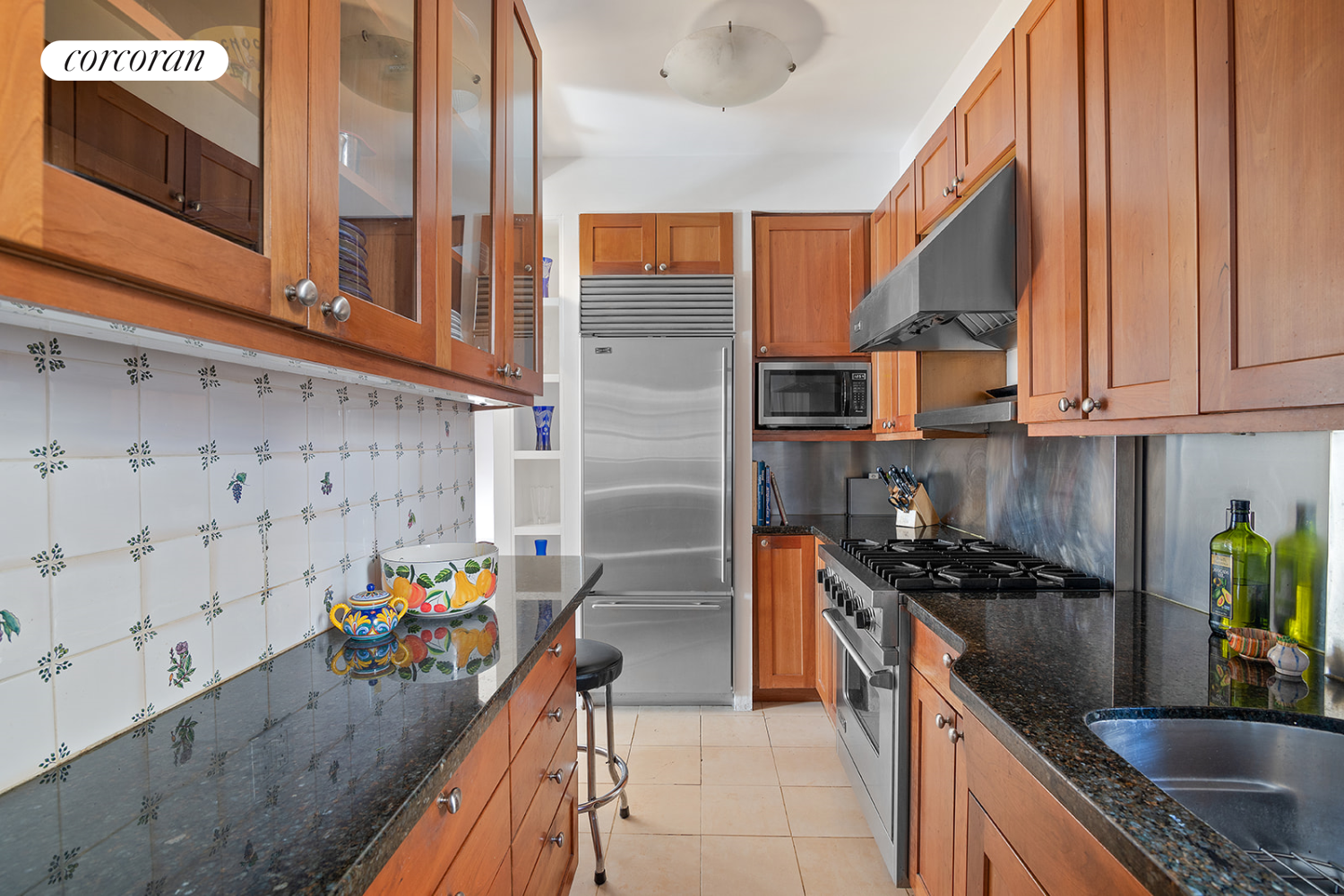 #12 photo, 18 W 70TH Street, Lincoln Square , NY 10023