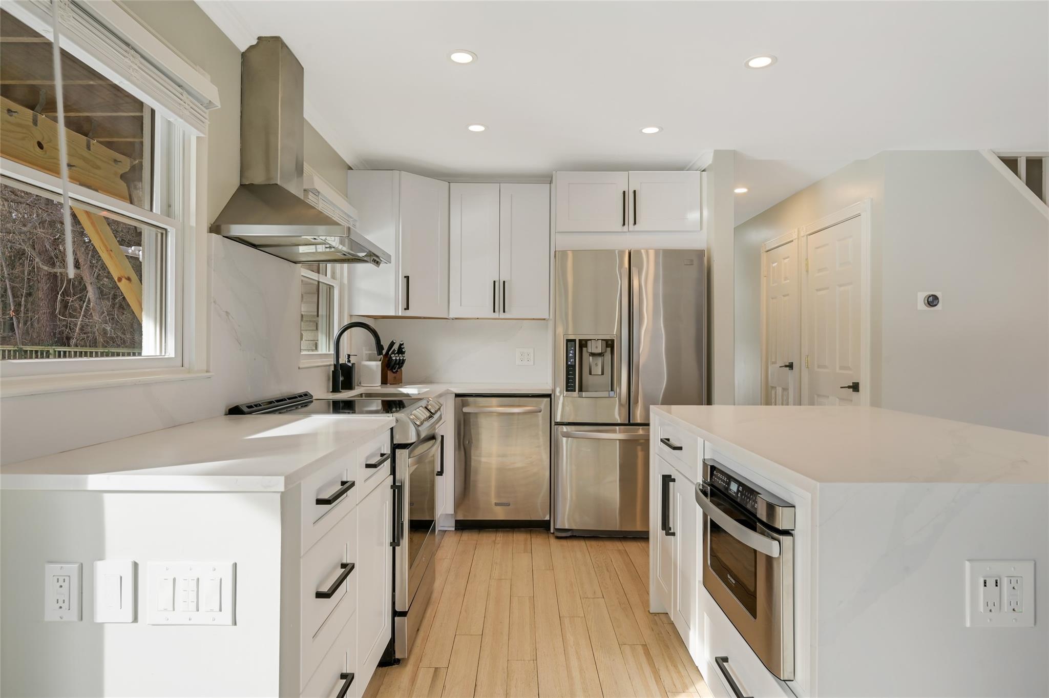 #12 photo, 36 Charla Drive, サフォーク郡 Southampton , NY 11968