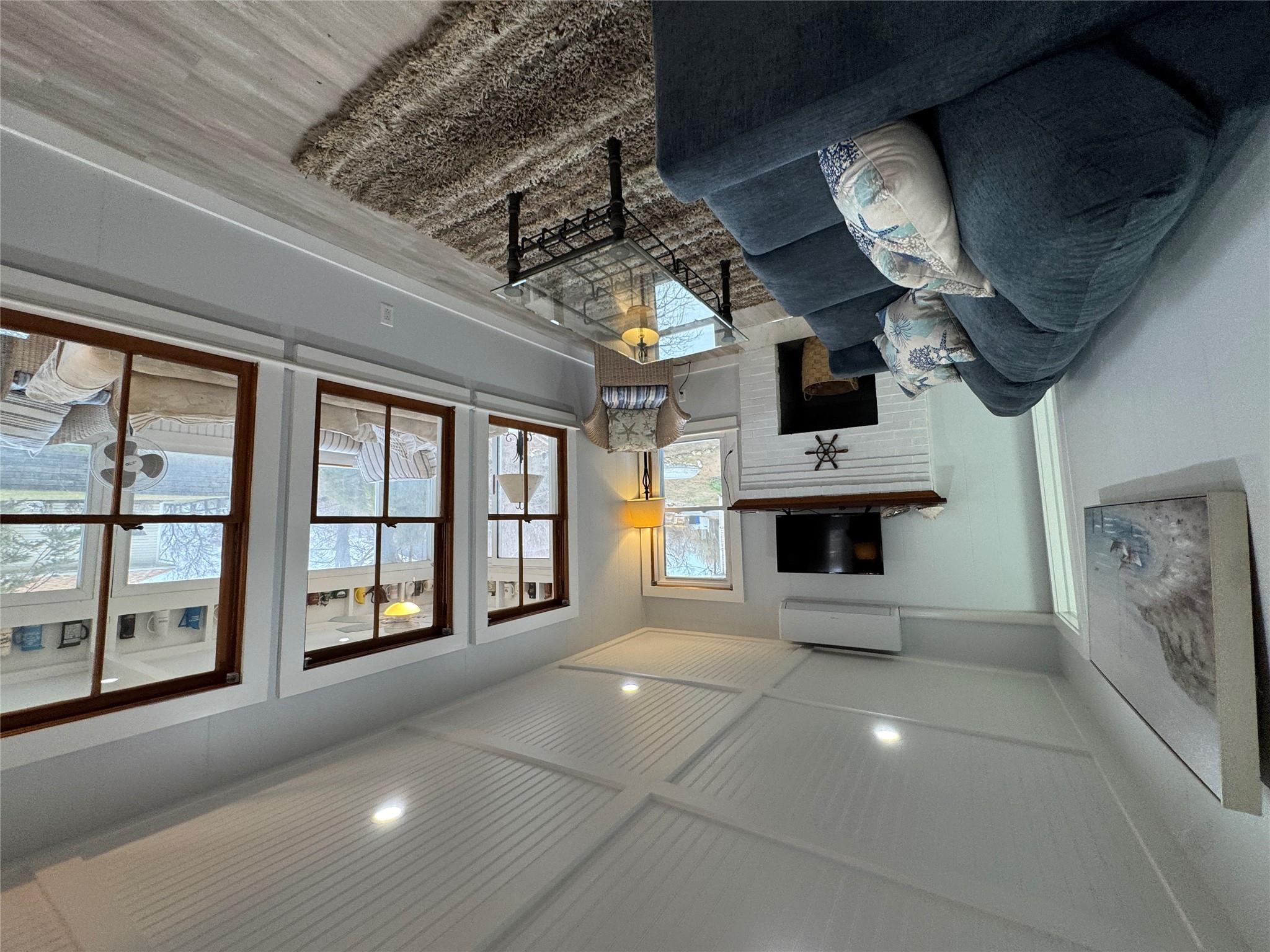 #10 photo, 21 N Walk, サフォーク郡 Jamesport , NY 11901