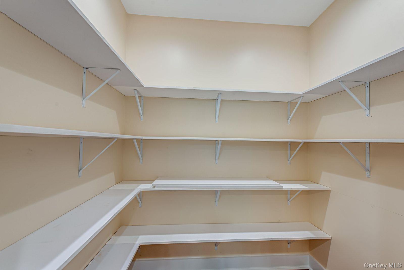 #18 photo, 597 Pulaski, サフォーク郡 Kings Park , NY 11754