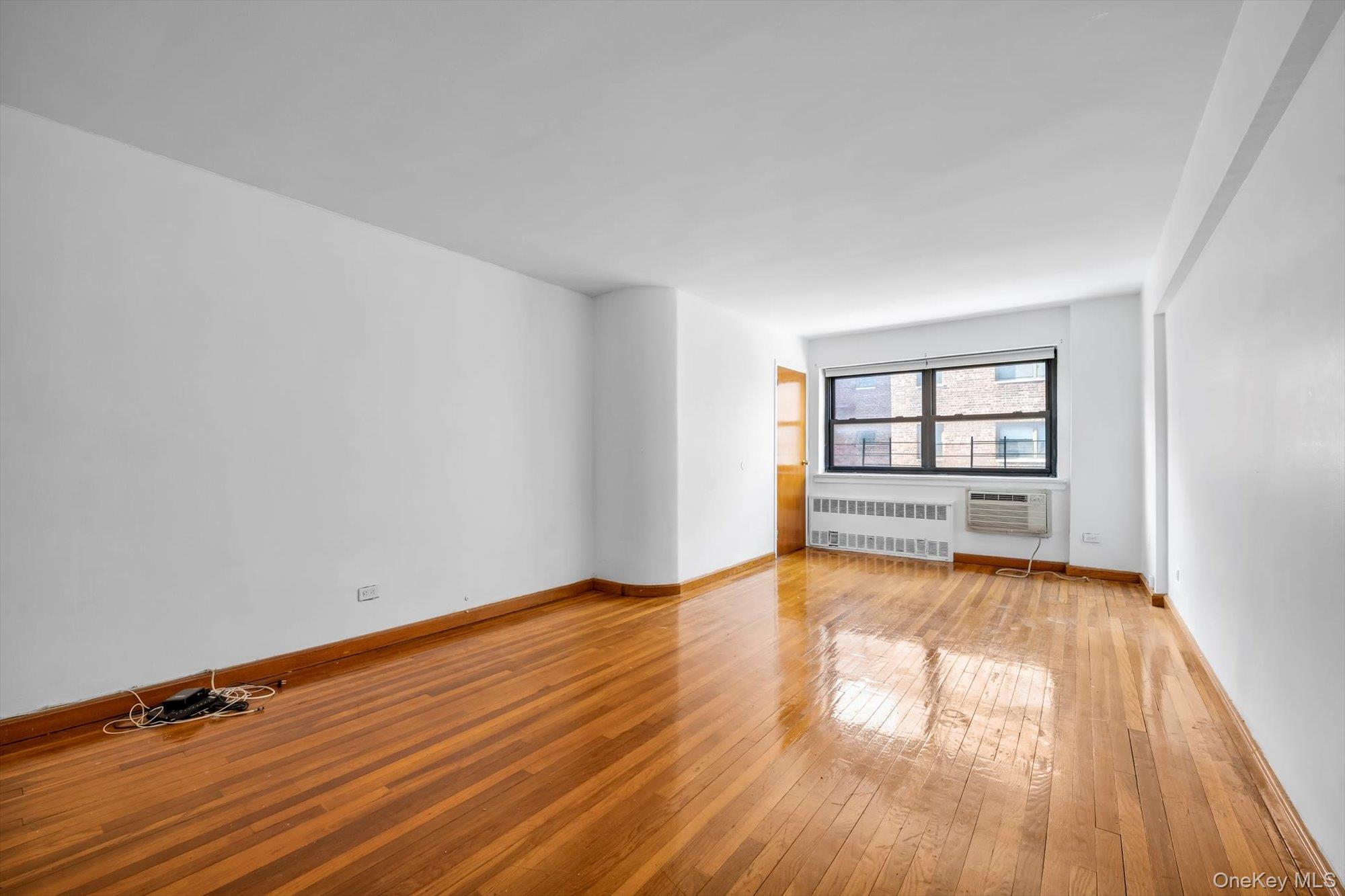 #9 photo, 94-11 60th Avenue, クイーンズ区 Elmhurst , NY 11373