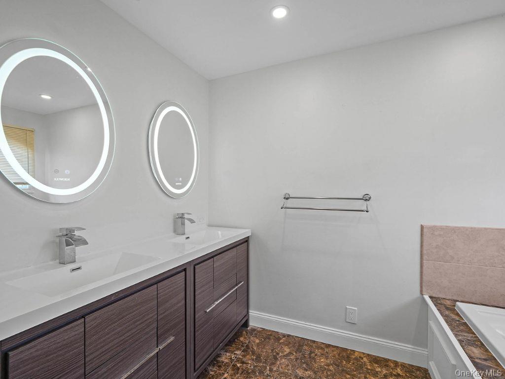 #17 photo, 829 S Long Beach Avenue, ナッソー郡 Freeport , NY 11520