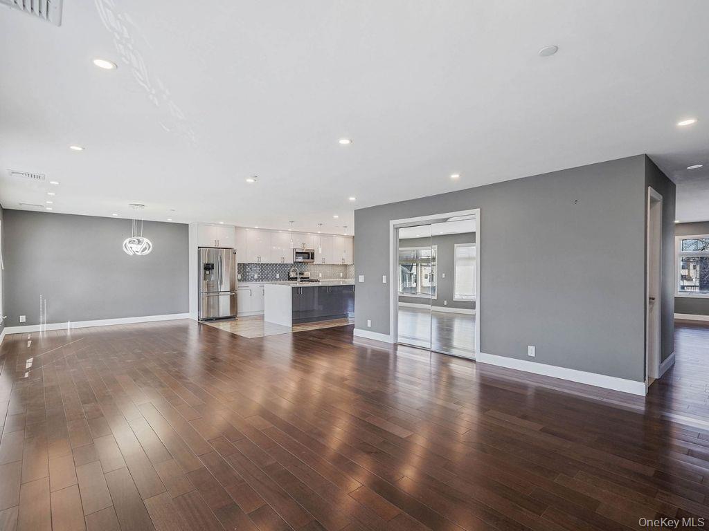 #4 photo, 829 S Long Beach Avenue, ナッソー郡 Freeport , NY 11520