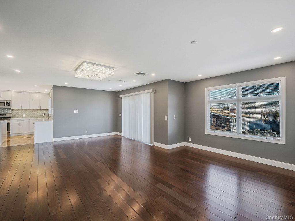 #8 photo, 829 S Long Beach Avenue, ナッソー郡 Freeport , NY 11520