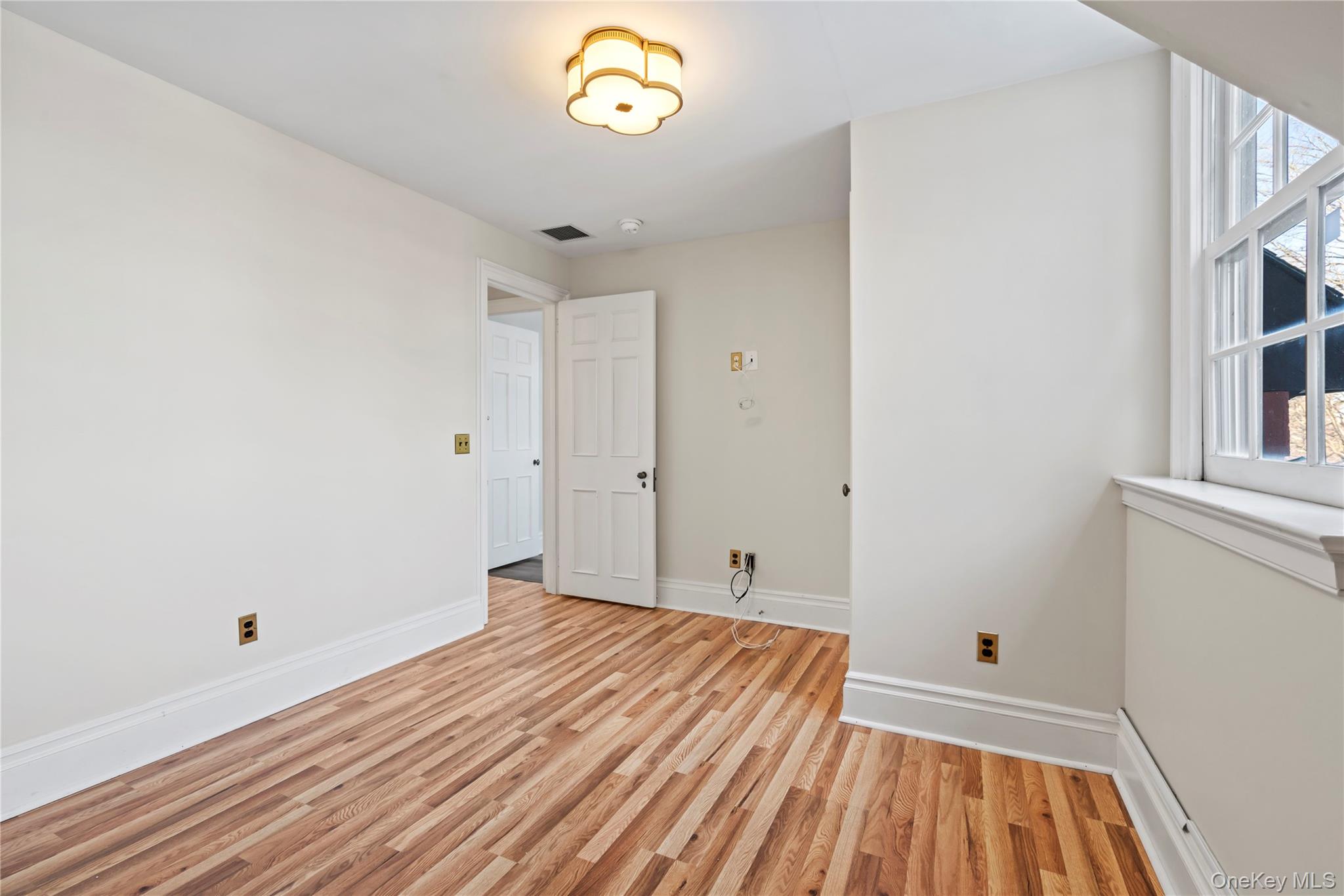 #11 photo, 203 Store Hill Road, ナッソー郡 Old Westbury , NY 11568