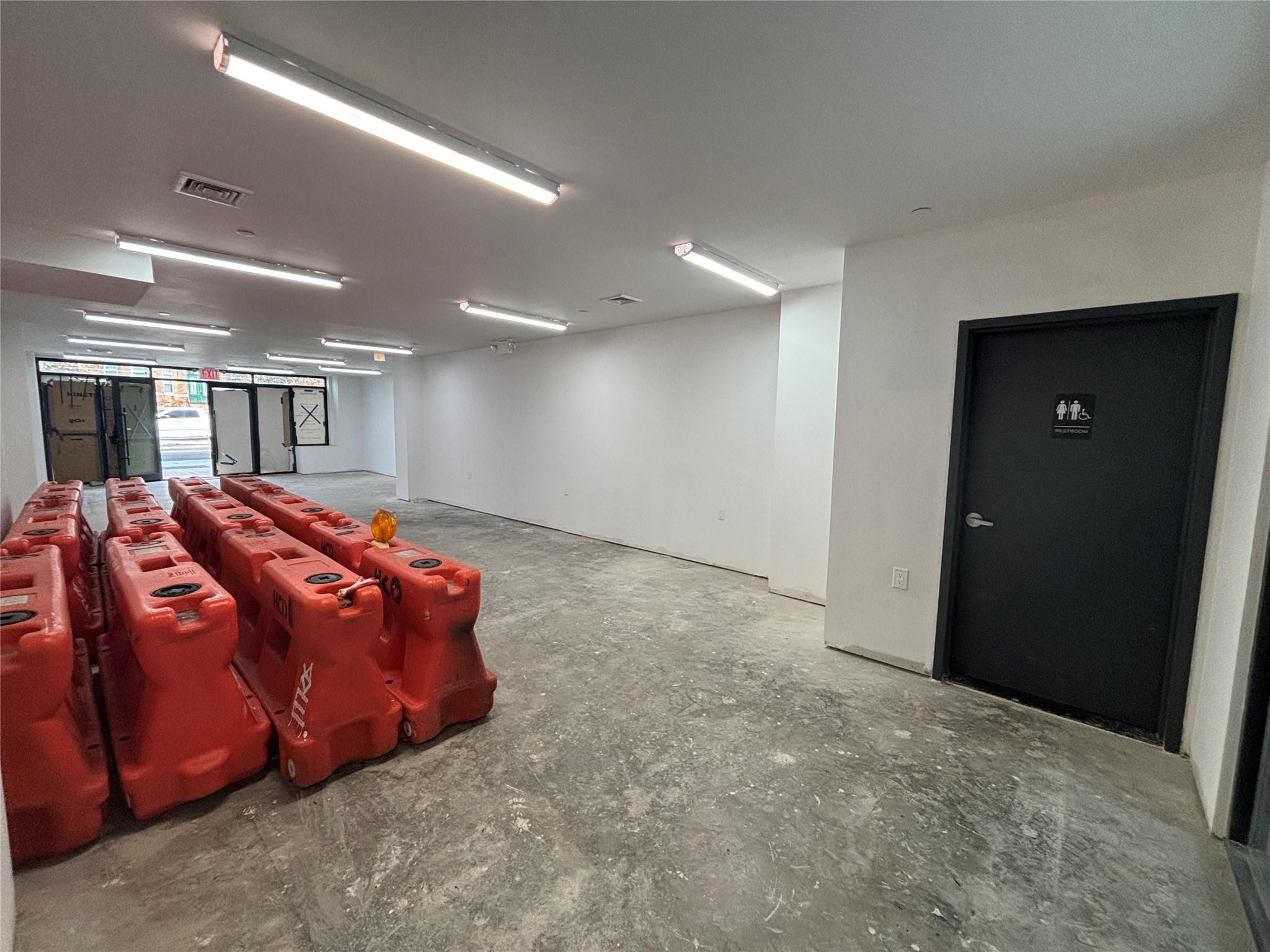 #4 photo, 1152 44th Dr, クイーンズ区 Long Island City , NY 11101