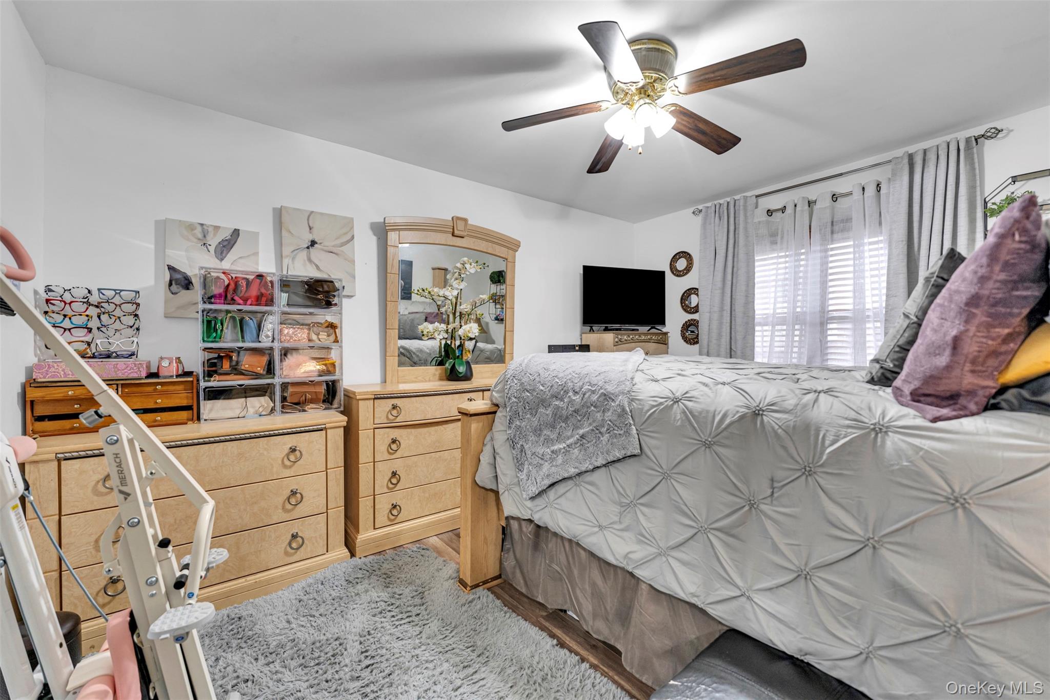 #8 photo, 4059 Paulding Avenue, Bronx , NY 10466