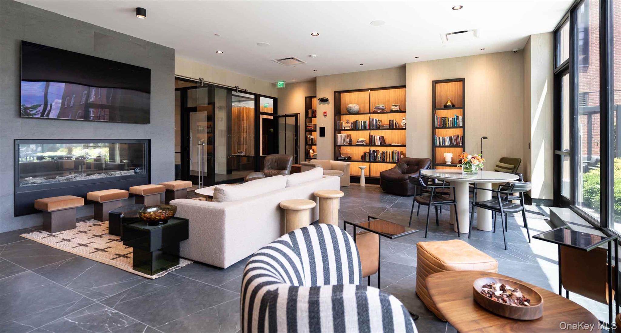 #15 photo, 70 Memorial Plaza, 뉴욕주 Pleasantville , NY 10570