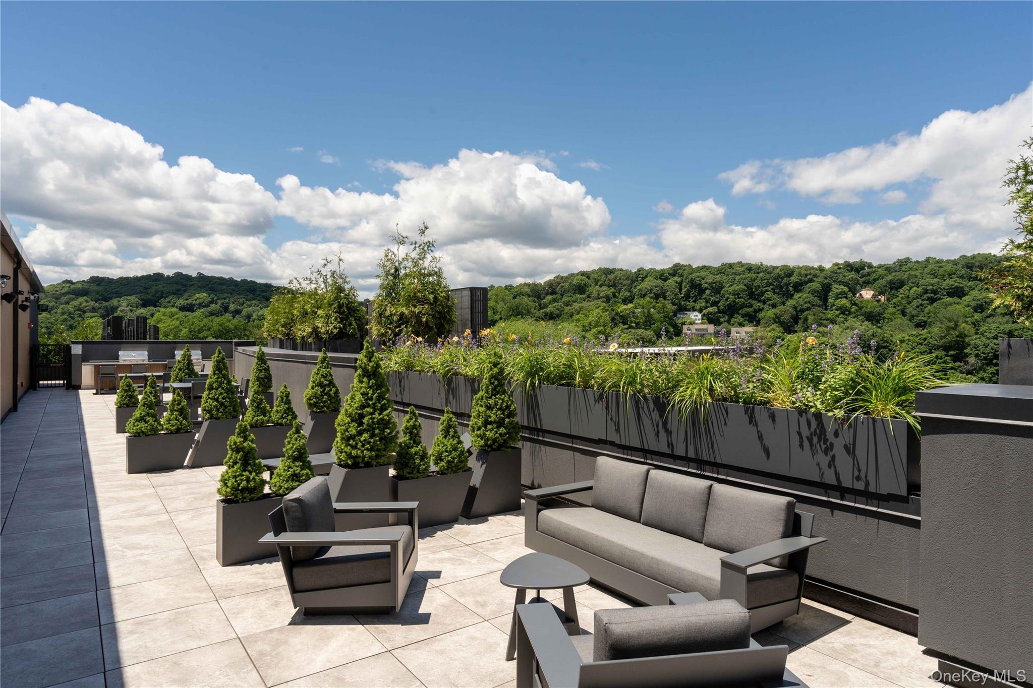 #19 photo, 70 Memorial Plaza, 뉴욕주 Pleasantville , NY 10570