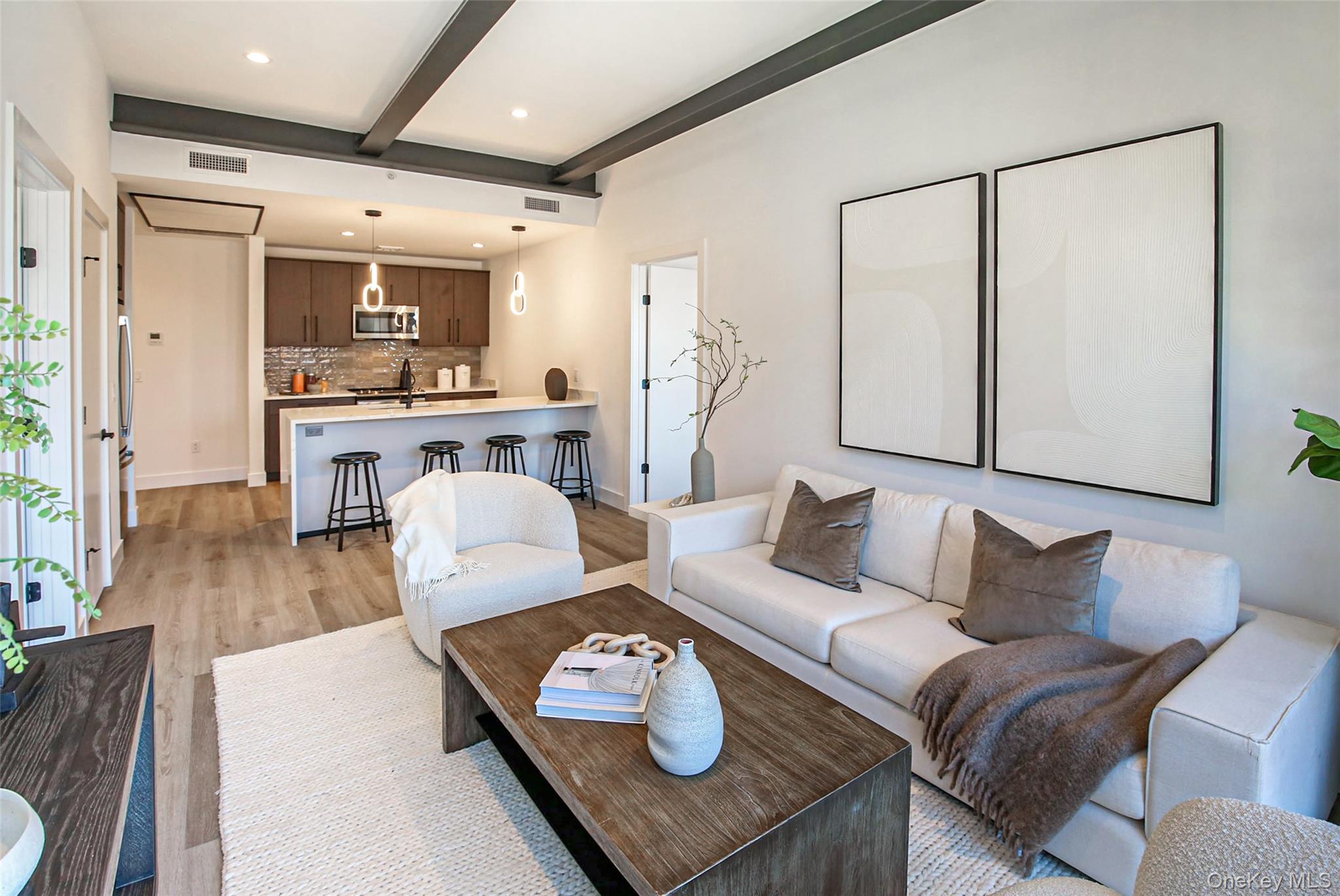 #3 photo, 70 Memorial Plaza, 뉴욕주 Pleasantville , NY 10570