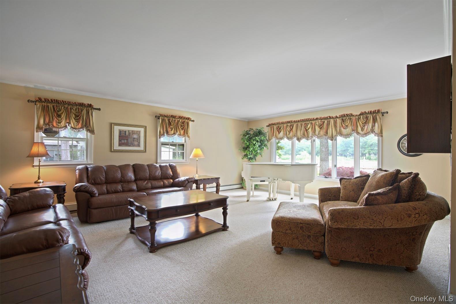 #6 photo, 1 Lake Drive, サフォーク郡 Middle Island , NY 11953