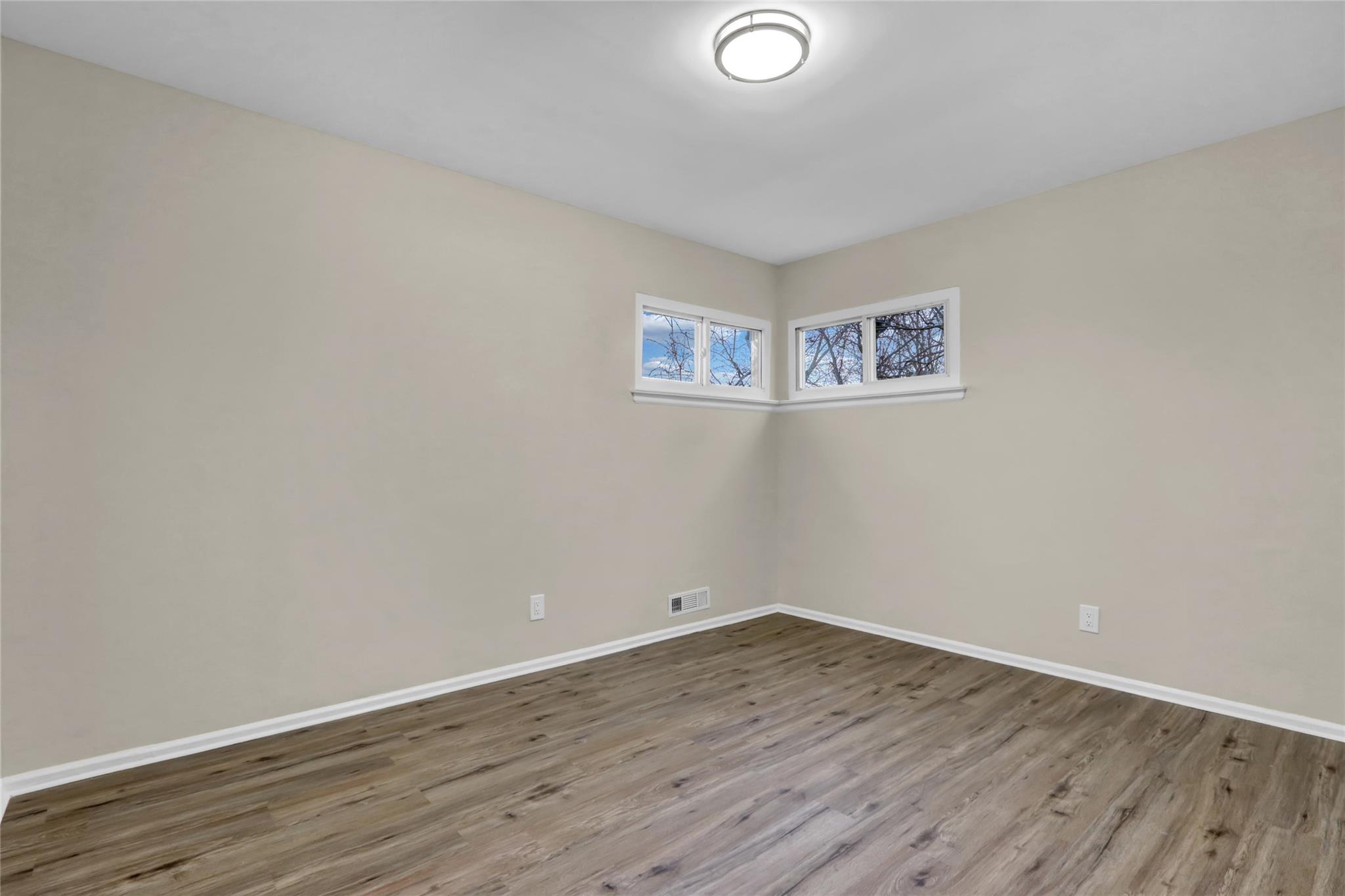 #11 photo, 21 Chimney Lane, サフォーク郡 Bay Shore , NY 11706