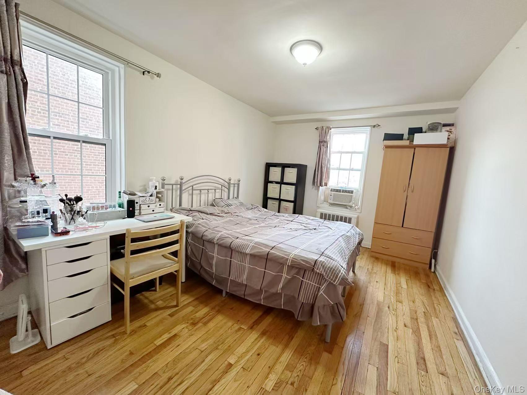 #4 photo, 139-09 84th Drive, クイーンズ区 Briarwood , NY 11435