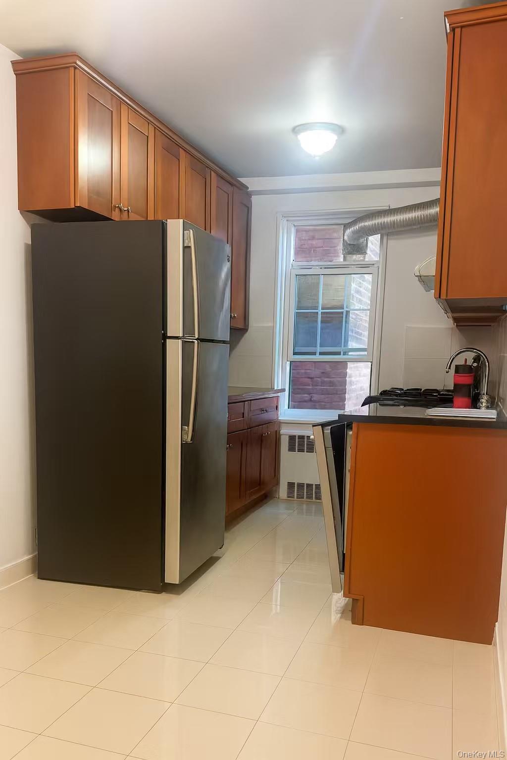 #8 photo, 139-09 84th Drive, קווינס Briarwood , NY 11435