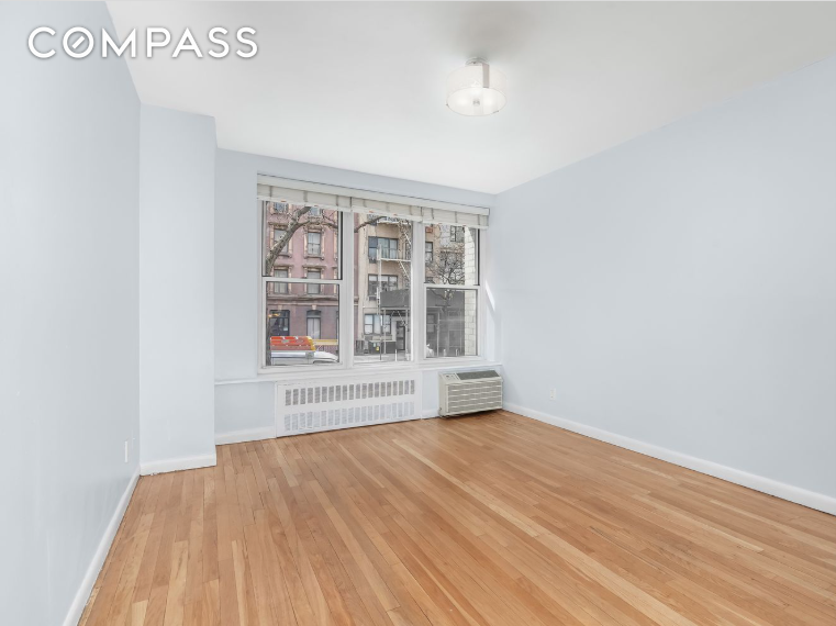 #1 photo, 421 W 57th Street, मैनहटन Hell's Kitchen , NY 10019