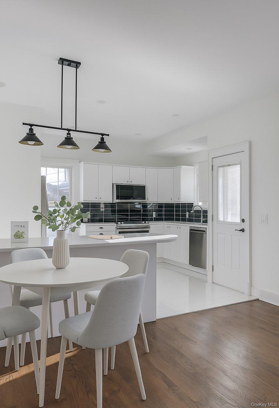 #12 photo, 27 Locust Lane, מחוז נסאו Oyster Bay , NY 11771