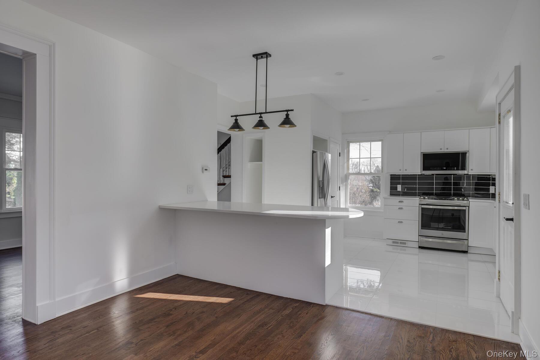 #13 photo, 27 Locust Lane, מחוז נסאו Oyster Bay , NY 11771