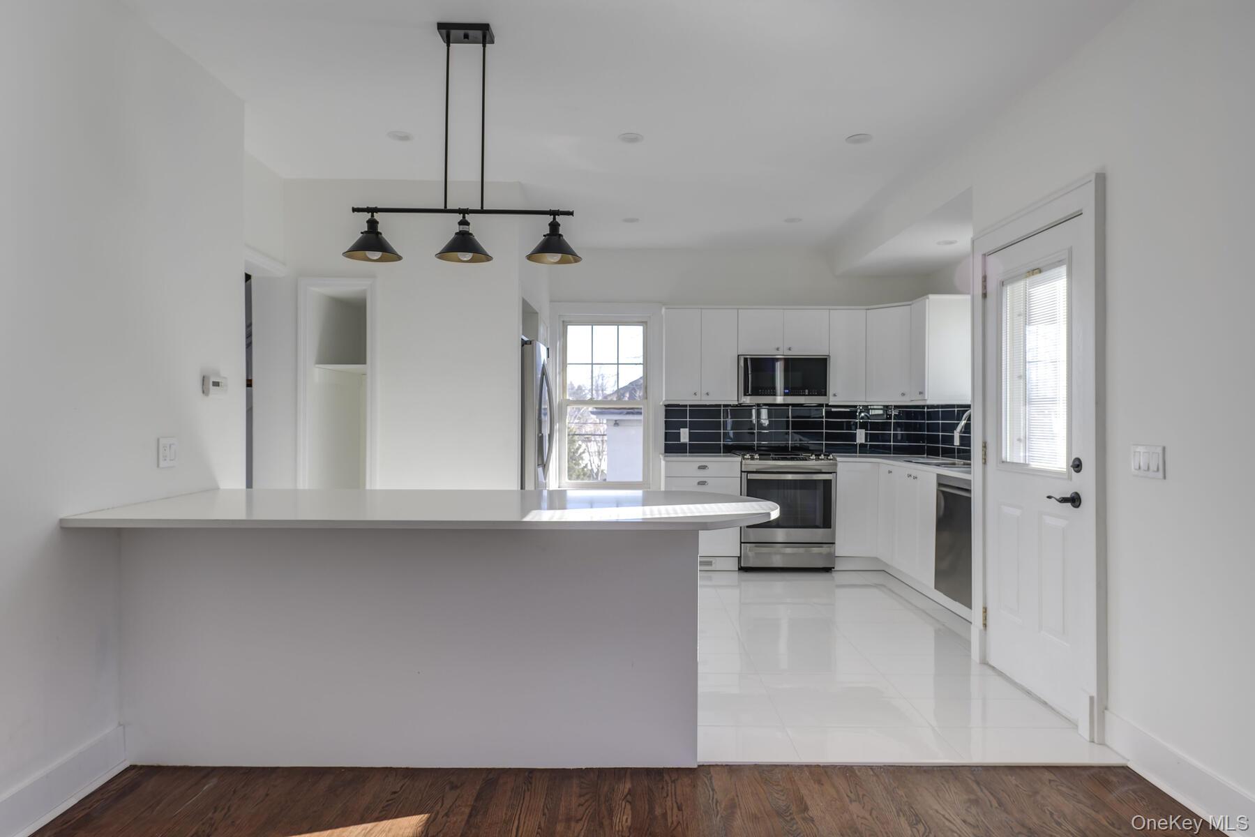 #14 photo, 27 Locust Lane, מחוז נסאו Oyster Bay , NY 11771