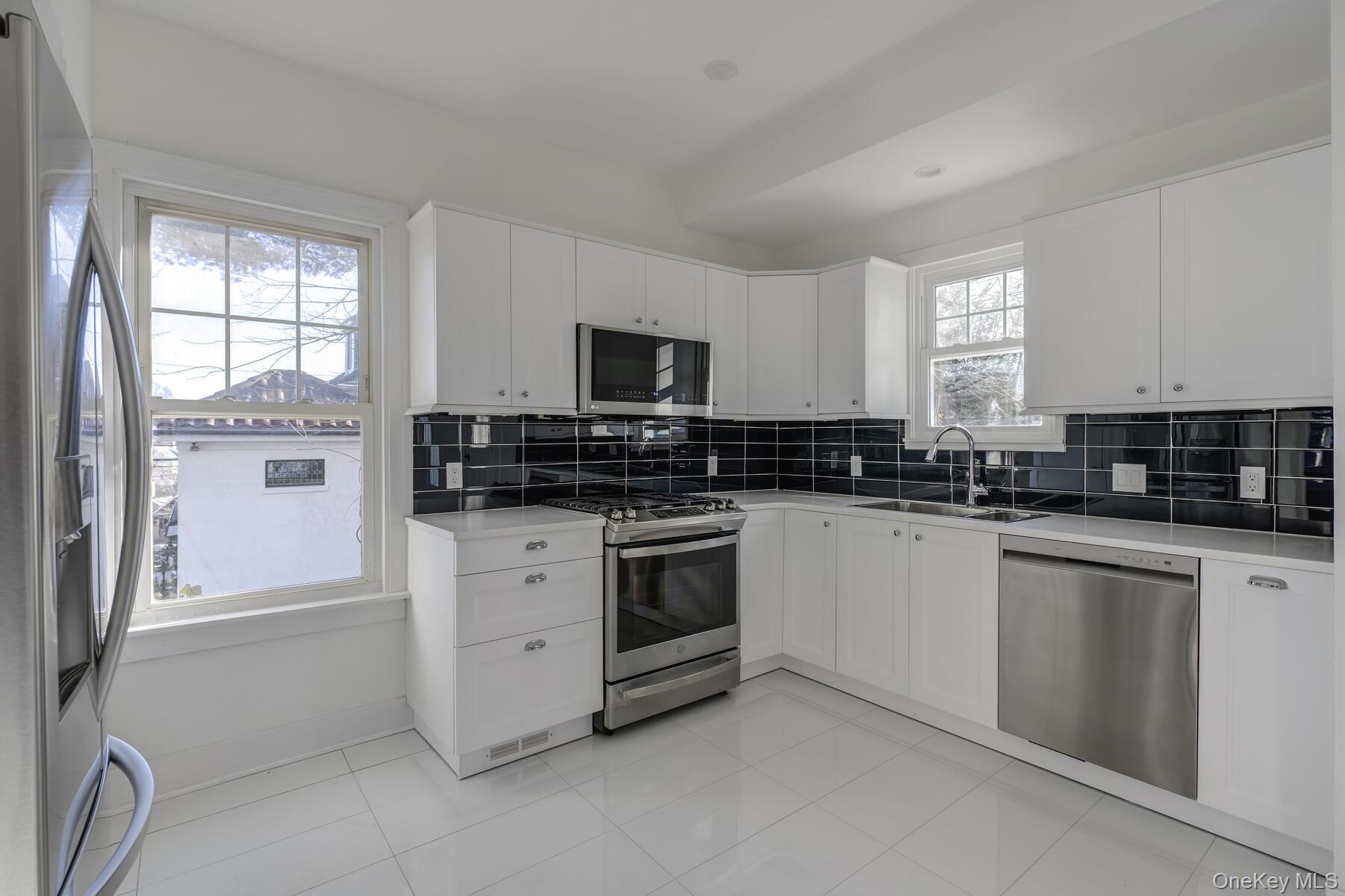 #15 photo, 27 Locust Lane, מחוז נסאו Oyster Bay , NY 11771