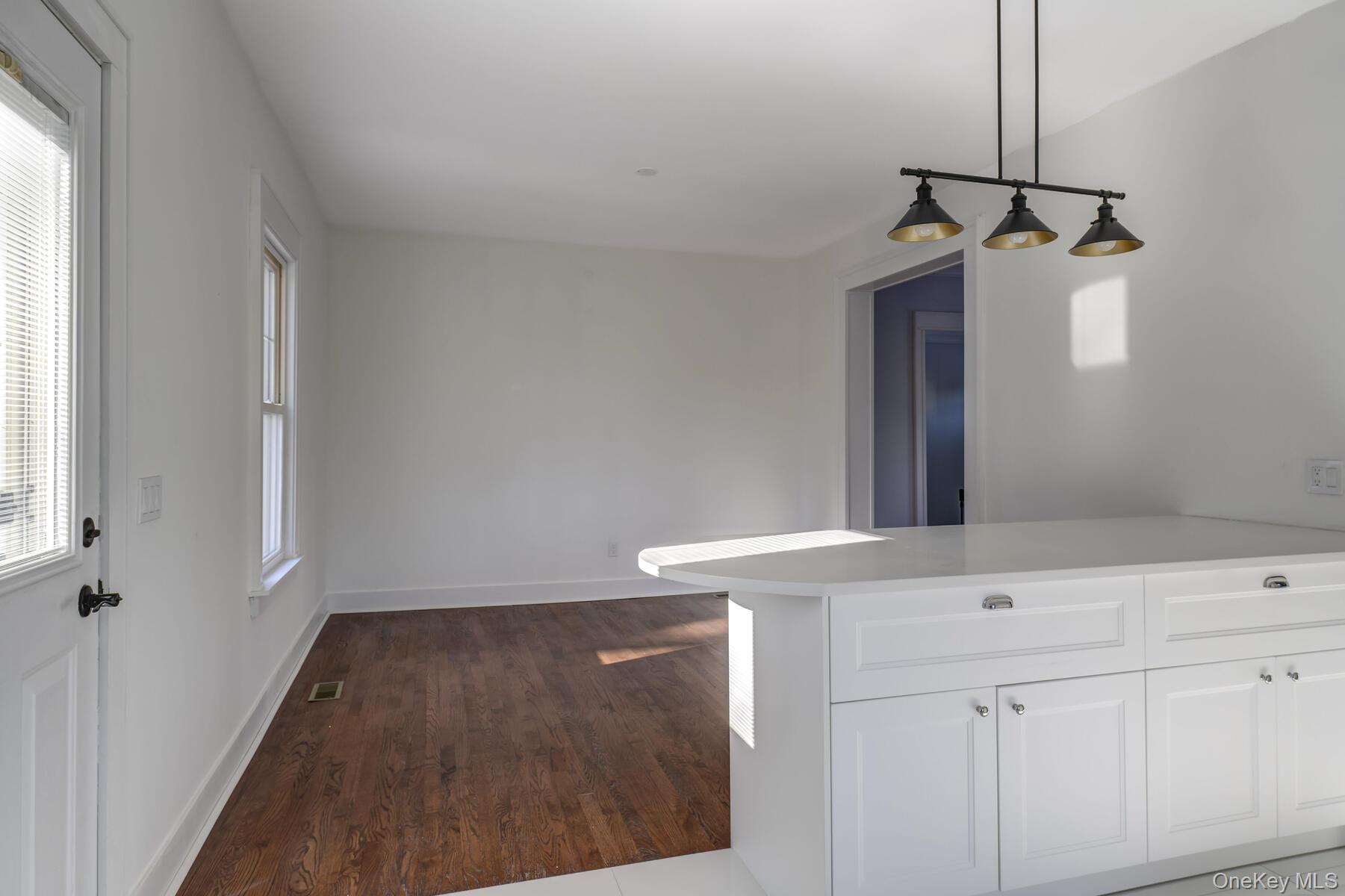 #17 photo, 27 Locust Lane, מחוז נסאו Oyster Bay , NY 11771