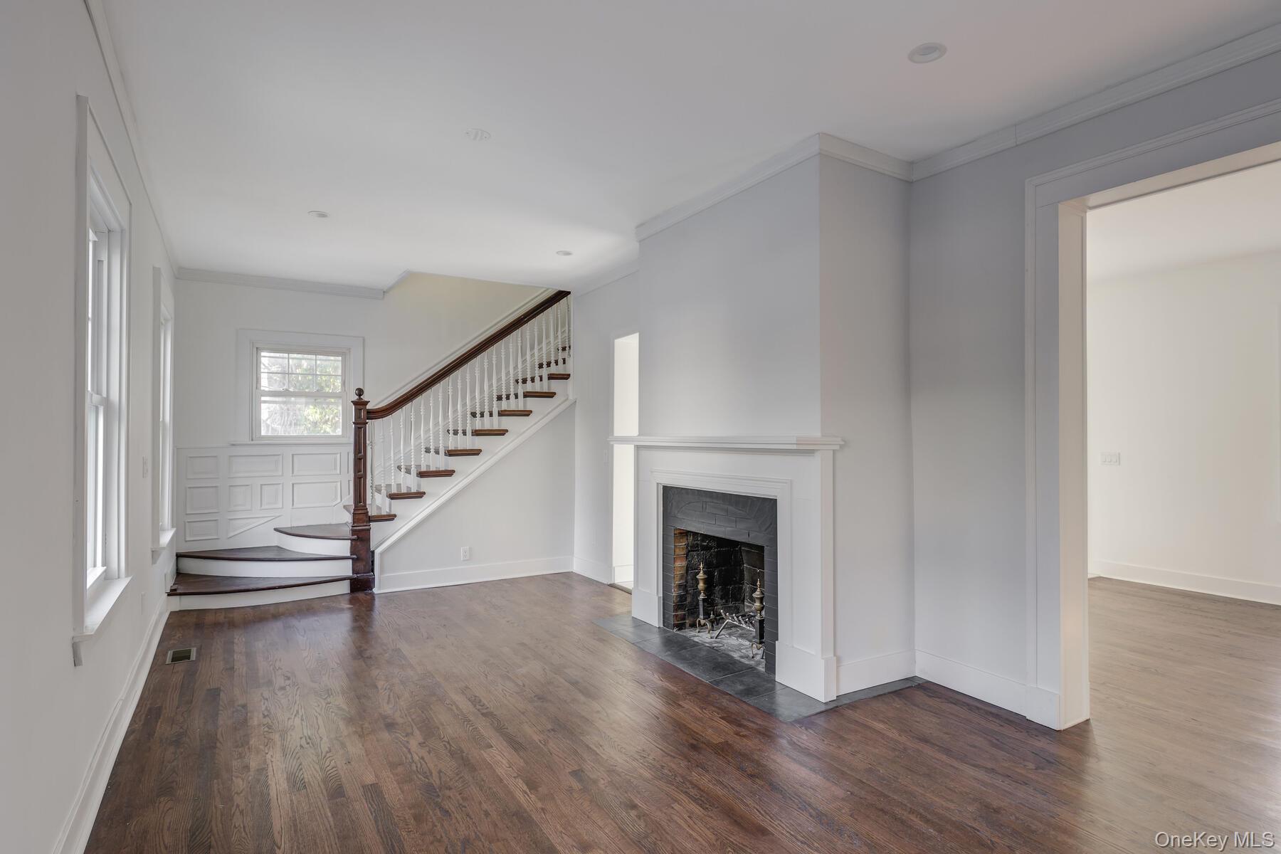 #3 photo, 27 Locust Lane, מחוז נסאו Oyster Bay , NY 11771