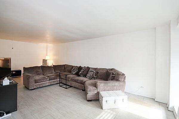 #9 photo, 142-05 Roosevelt Avenue, 法拉盛 Flushing , NY 11354