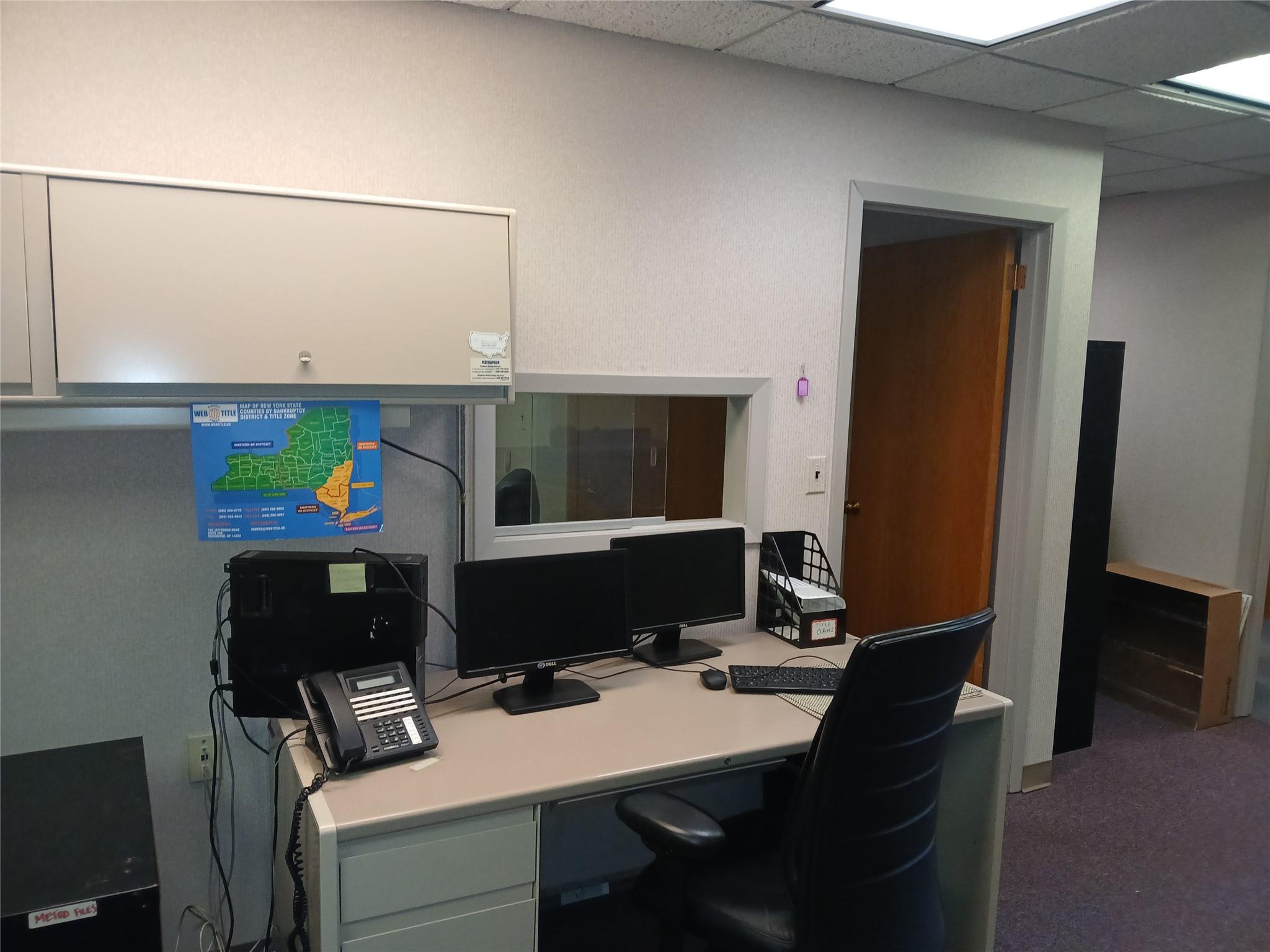 #2 photo, 242 Drexel Avenue, ナッソー郡 Westbury , NY 11590