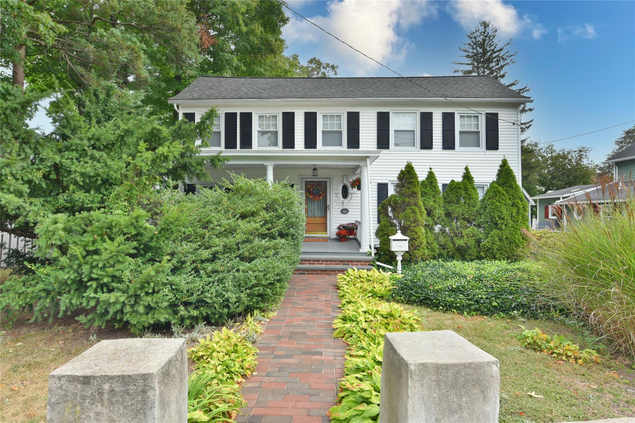 #1 photo, 68 W Neck Road, Huntington , NY 11743