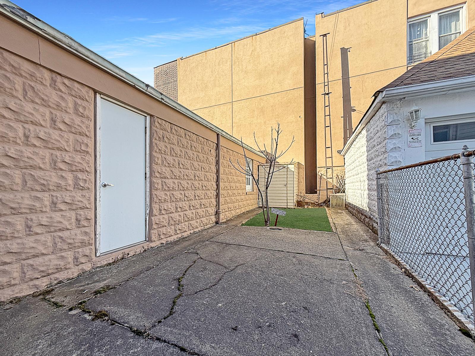 #9 photo, 1700-1702 Colden Avenue, ブロンクス区 Bronx , NY 10462