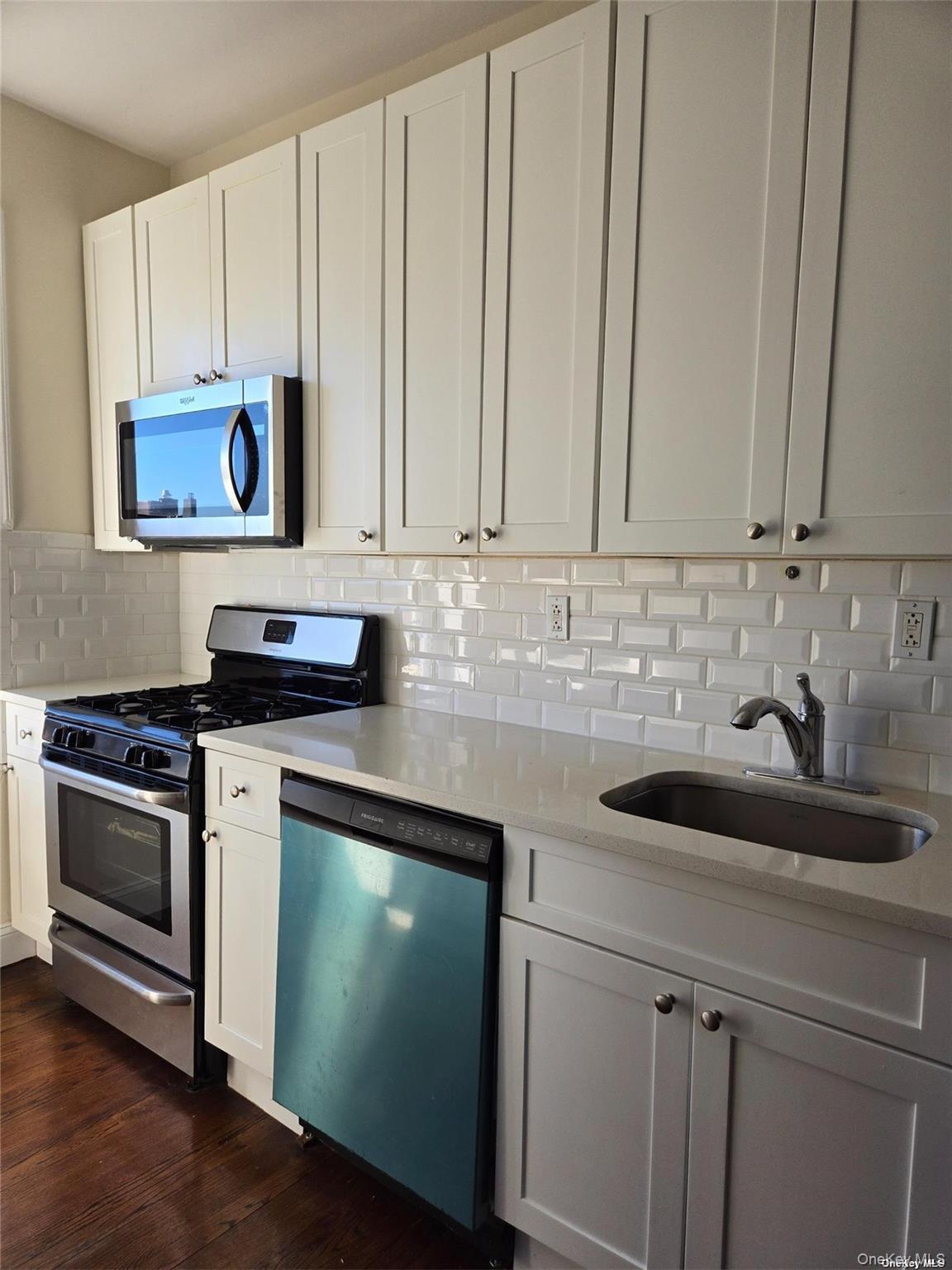 #12 photo, 59-11 Queens Boulevard, クイーンズ区 Woodside , NY 11377