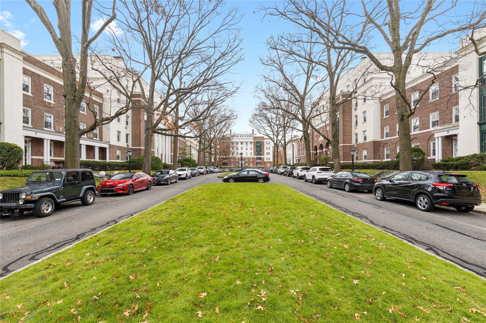 #16 photo, 10 Brooklands, Bronxville , NY 10708