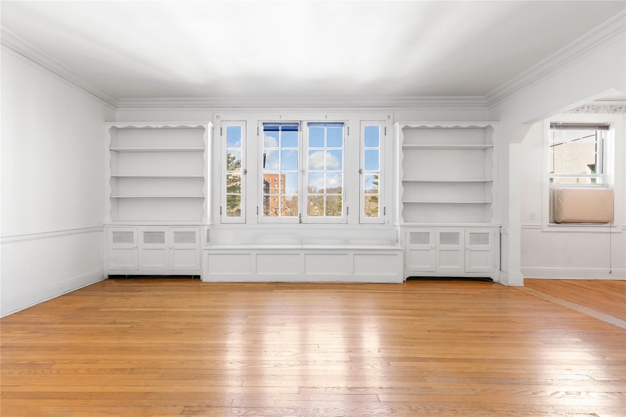 #5 photo, 10 Brooklands, Bronxville , NY 10708