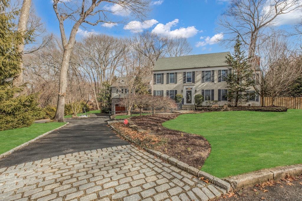 #1 photo, 8 Anchor Lane, Mount Sinai , NY 11766