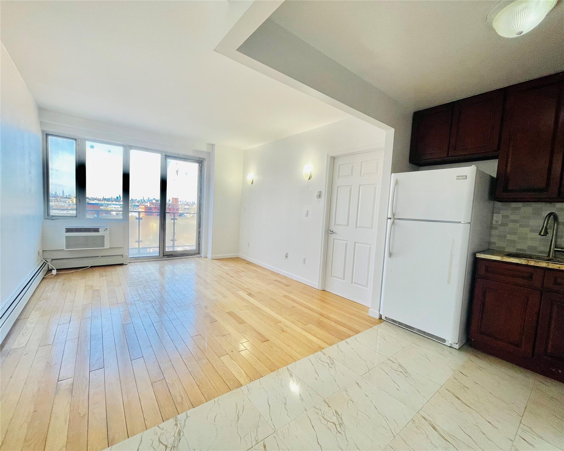 #2 photo, 136-21 Latimer Place, 法拉盛 Flushing , NY 11354
