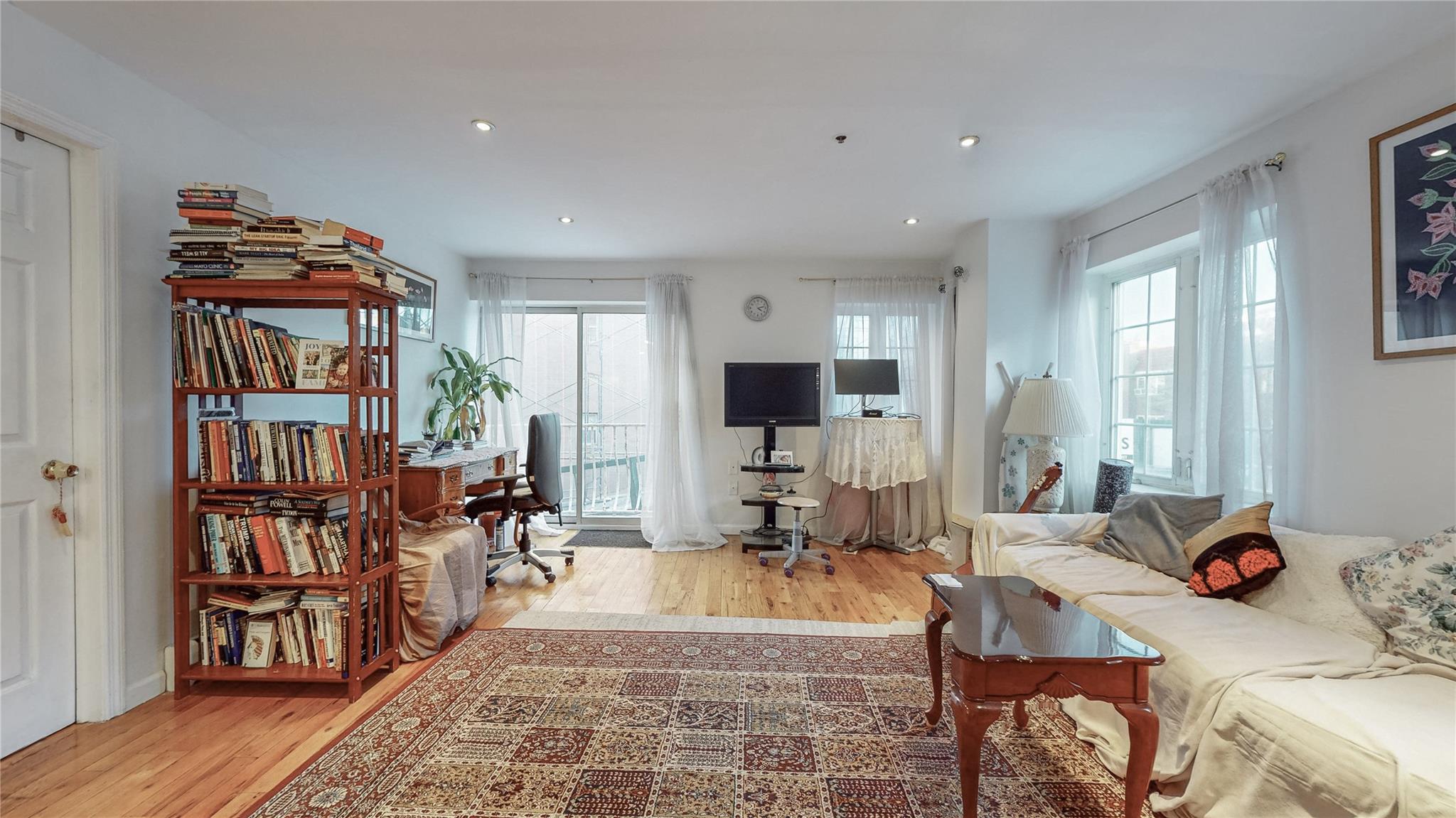 #3 photo, 58-11 43rd Avenue, クイーンズ区 Woodside , NY 11377