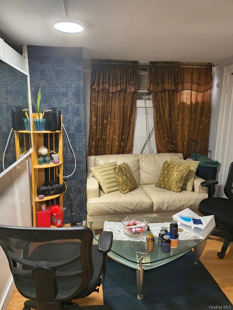 #5 photo, 87-08 31 Avenue, クイーンズ区 East Elmhurst , NY 11369