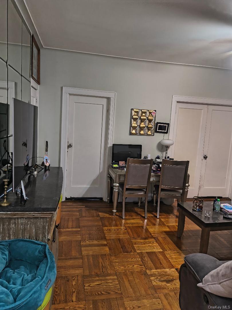 #7 photo, 87-08 31 Avenue, クイーンズ区 East Elmhurst , NY 11369