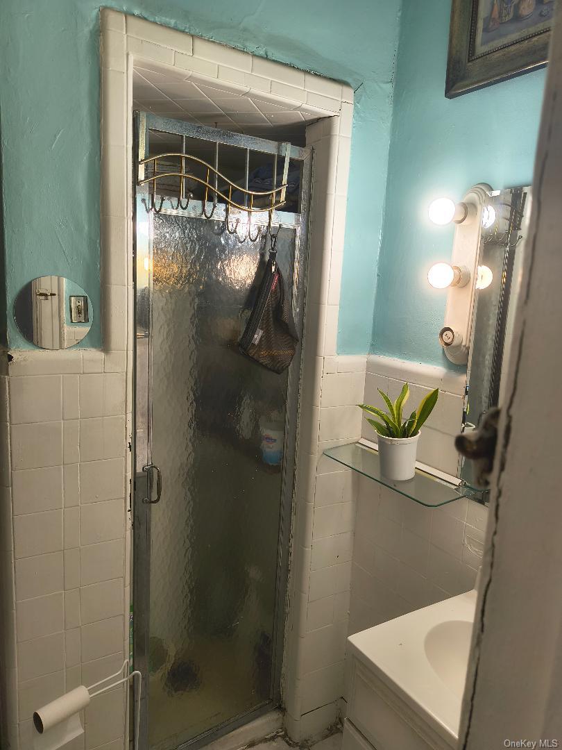 #8 photo, 87-08 31 Avenue, クイーンズ区 East Elmhurst , NY 11369