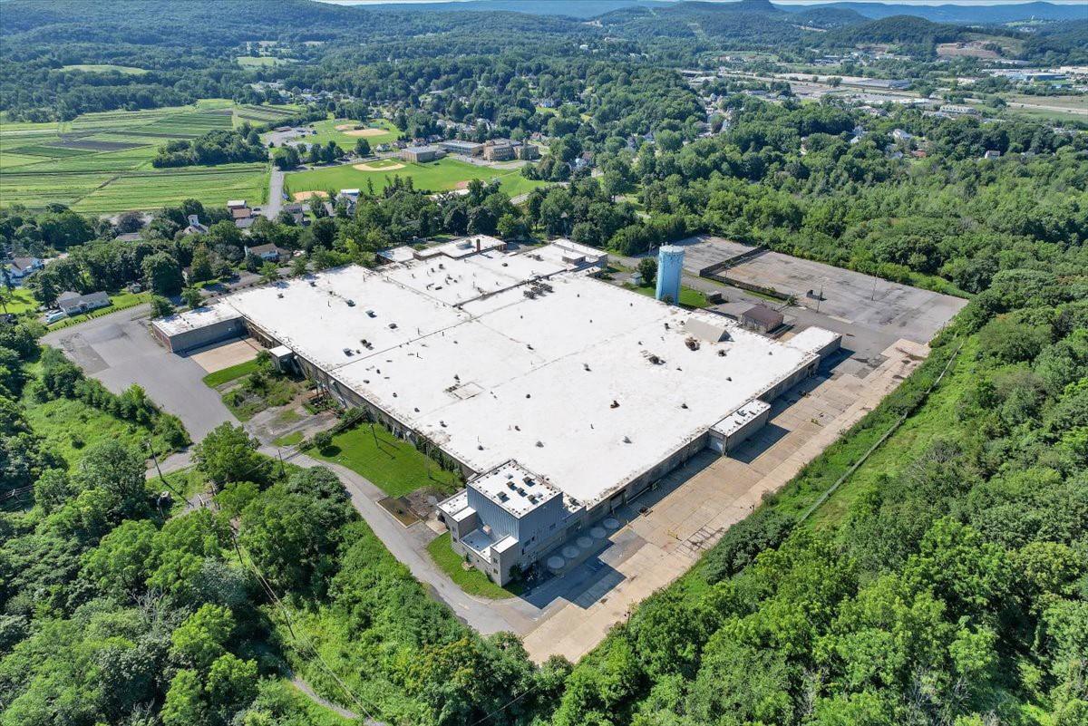 #3 photo, 25 Oakland Avenue, Chester , NY 10918