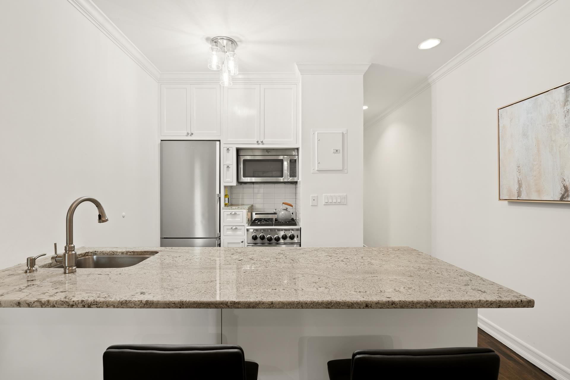#4 photo, 164 W 83RD Street, マンハッタン Upper West Side , NY 10024