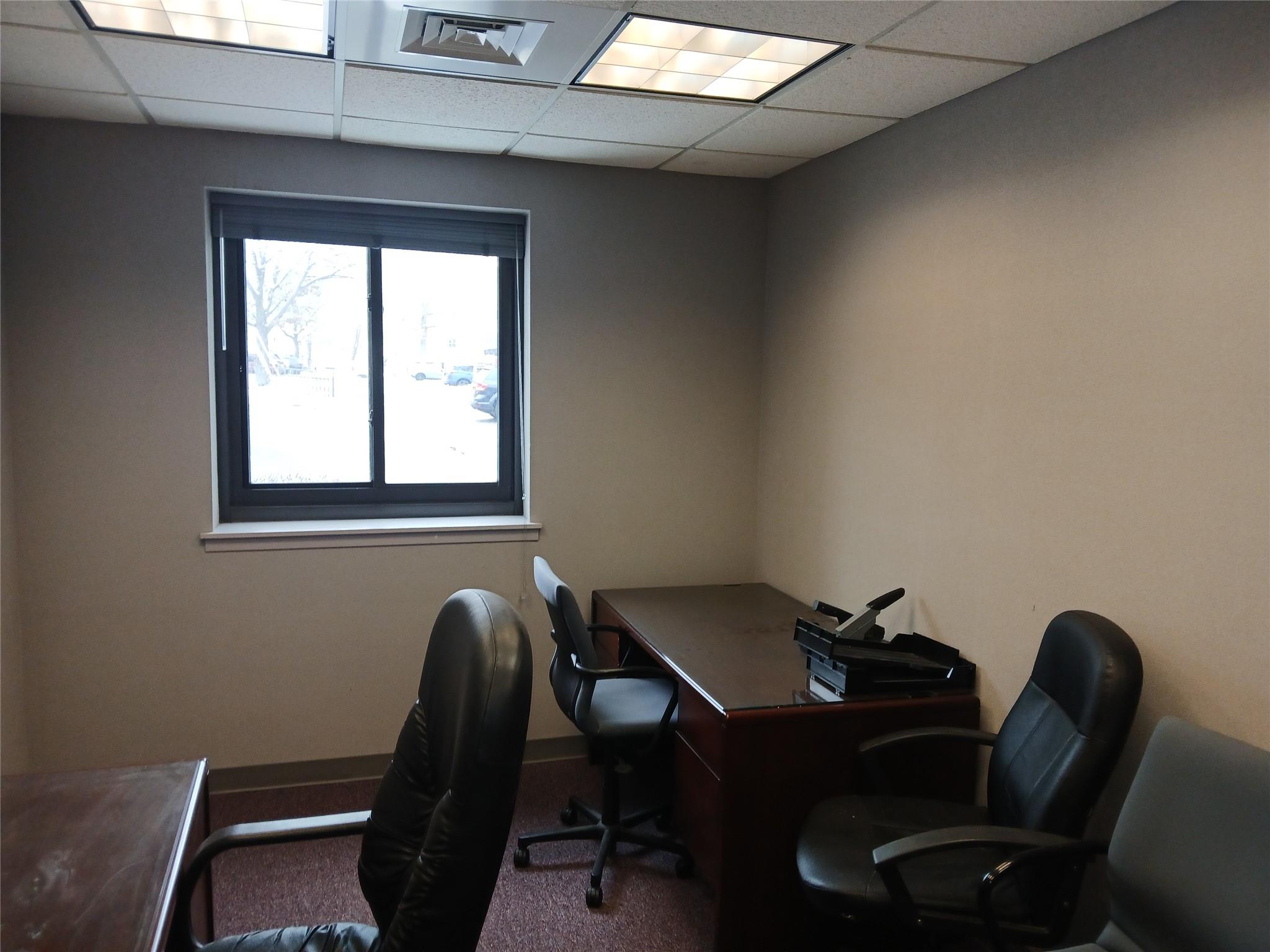 #2 photo, 242 Drexel Avenue, ナッソー郡 Westbury , NY 11590