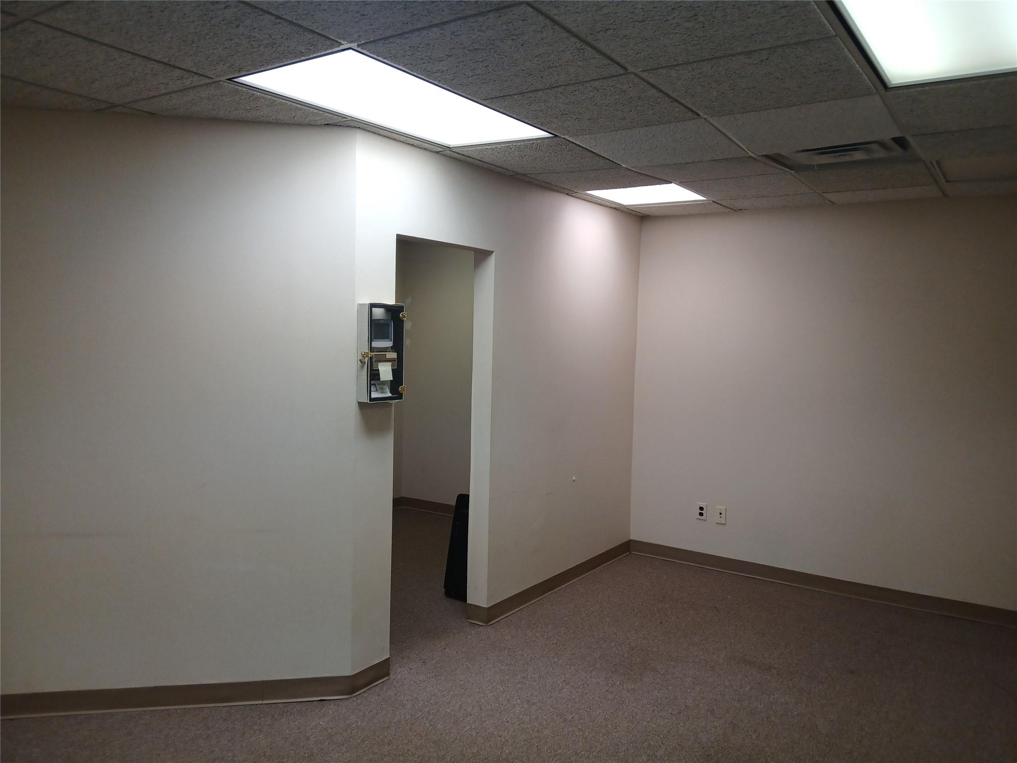 #8 photo, 242 Drexel Avenue, ナッソー郡 Westbury , NY 11590