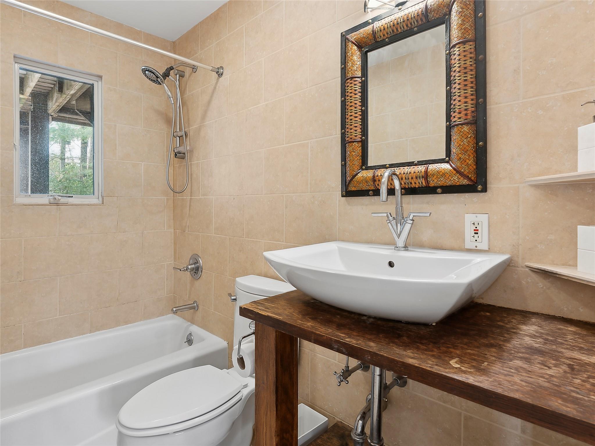 #17 photo, 56 Edison Drive, Montauk , NY 11954