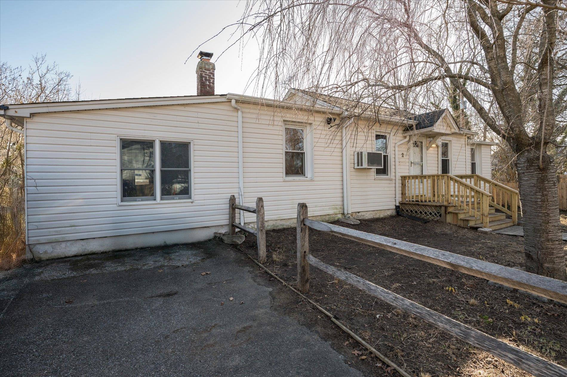 #3 photo, 2 Beverly Avenue, Copiague , NY 11726