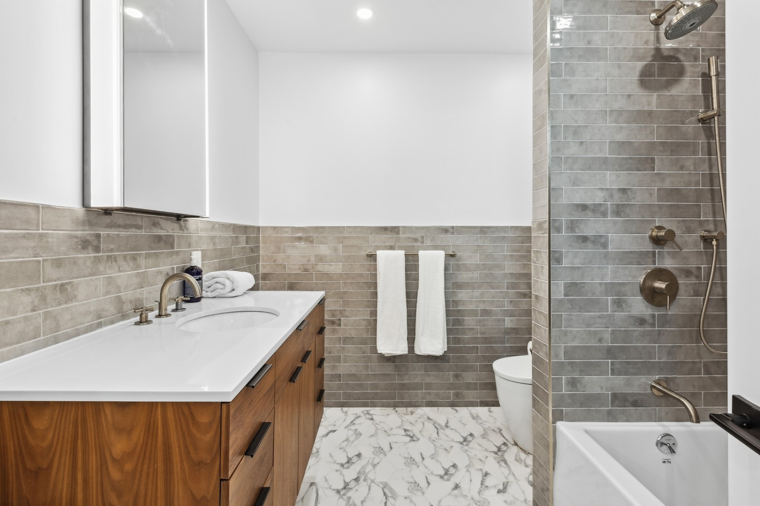 #10 photo, 389 MANHATTAN Avenue, マンハッタン South Harlem , NY 10026