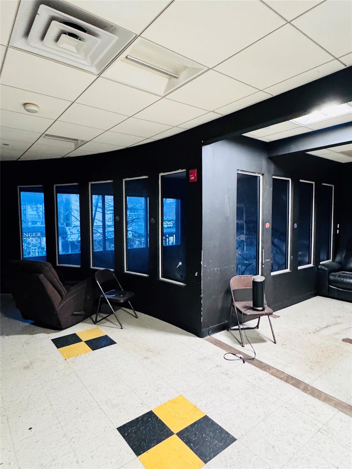 #6 photo, 30-75 Steinway Street, クイーンズ区 Astoria , NY 11103